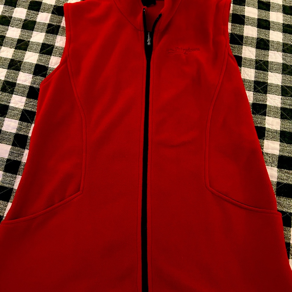 Fairydown soft  vest Size WMed
 Red 
 Zip up
Smoke free and pet free home